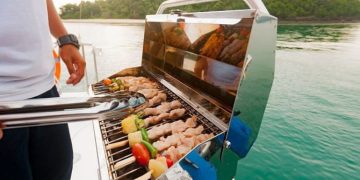 How to Choose the Best Marine Grill for your Boat