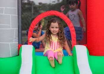 Inflatable Bounce House Vs. Trampoline: Which Is a More Worthy Investment?