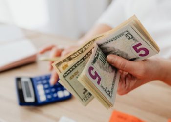 How to Save Money When You Live Paycheck to Paycheck   