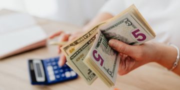 How to Save Money When You Live Paycheck to Paycheck   