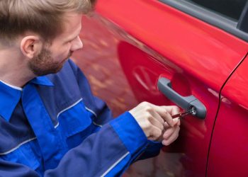 What Are The Main Tasks Of A Car Locksmith?