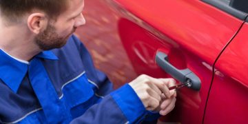 What Are The Main Tasks Of A Car Locksmith?