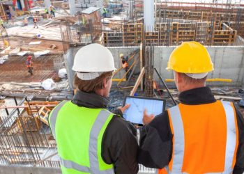 8 Tips for Working With Contractors at Construction Projects