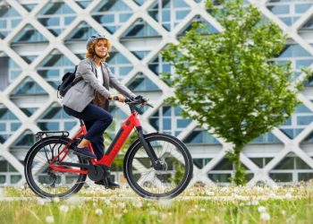 A comparative study between the cycling infrastructure of the Netherlands and Canada 