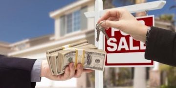Pros and Cons of Using Cash For an Investment Property Purchase