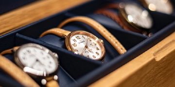 The Benefits of Owning a Luxury Watch