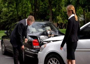 5 Reasons To Hire A Lawyer After Getting In An Auto Accident
