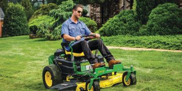 Great reasons to buy a John Deere zero turn mower