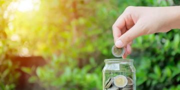 Strategies to Save Money While Being Eco-friendly