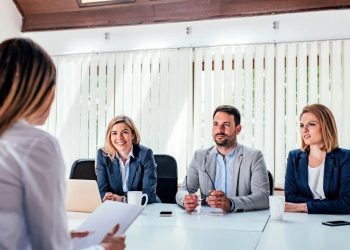 The Many Benefits of Registering with a Sector-Specific Recruitment Agency