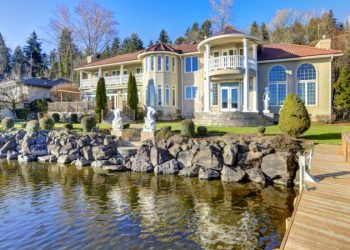 What Are the Top Benefits of Buying a Waterfront Home?