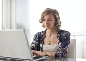 What Is a Direct Entry Payment Service?