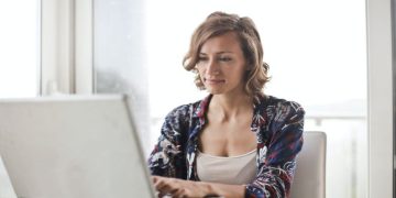 What Is a Direct Entry Payment Service?