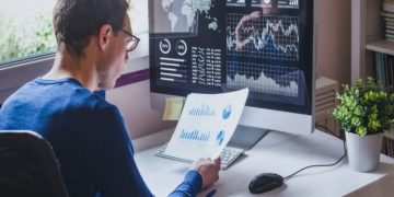 What does a Quantitative Analyst do?
