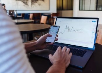 Choosing a broker in the Philippines – what should you know about it?