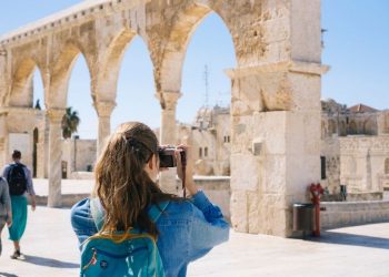 Can I Fly Nonstop to Israel with My Christian Travel Group?