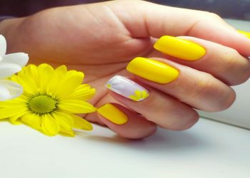 How much does it cost to get a manicure in New York?