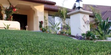 5 Ways Artificial Grass Can Impact Your Home Resale Value