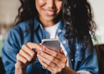 8 Tips For Writing Engaging Copy in Your Text Messages