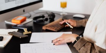 AI vs. Human Writing | Fundamental Differences 