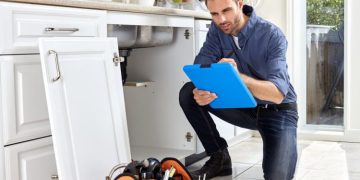 Why Should One Hire an Independent Restoration Company Service?