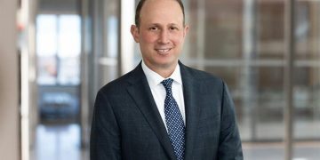 The Benefits of Working with a Foreign Investment Lawyer