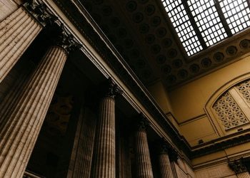 Navigating Independent Contractor Agreements in Illinois