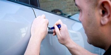 How Auto Locksmith Troubleshoot Car Lock and Key Problems