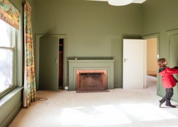 Buying a Home: What Are the Differences Between a Survey and a Valuation?