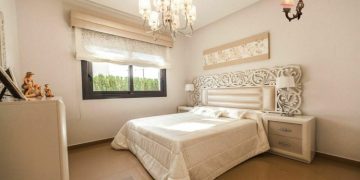 How to Create the Coastal Bedroom of Your Dreams