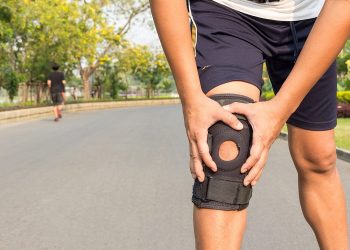 Fashionable Slimming Solution Involved Aerosol Spray and Knee Brace