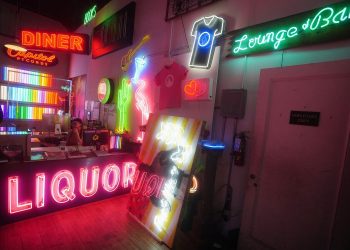 Brighten Up Your Bar: How to Choose a Professional Organisation for Quality Neon Signs