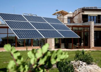 Solar-Powered Outdoor Decor – Reduce Your Carbon Footprint