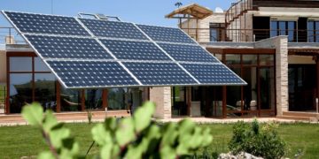 Solar-Powered Outdoor Decor – Reduce Your Carbon Footprint