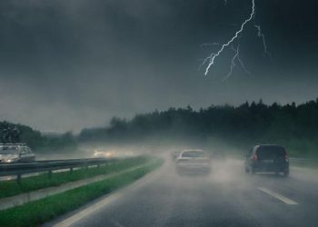 Staying Safe While Driving in a Storm