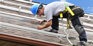 The Benefits of Choosing a Professional Roofing Contractor