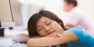 The Pros And Cons of Taking a Power Nap During the Day