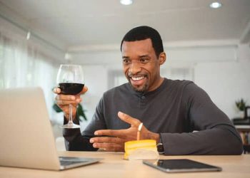 Balancing Work and Play: Maintaining Professionalism during Office Happy Hours