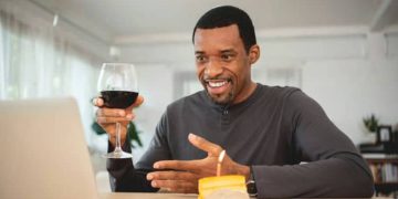 Balancing Work and Play: Maintaining Professionalism during Office Happy Hours