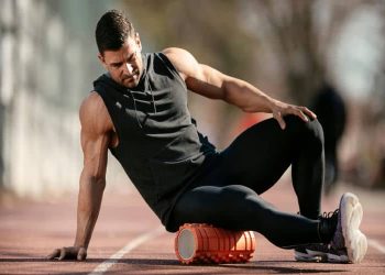 The Perfect Foam Rolling Routine to Warm Up Your Muscles