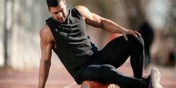 The Perfect Foam Rolling Routine to Warm Up Your Muscles