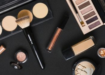 5 Jaw-Dropping Tech Innovations Revolutionizing the Beauty Industry in 2023