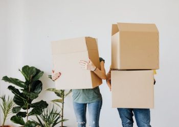 8 ECO-FRIENDLY TIPS FOR AN ENVIRONMENTALLY CONSCIOUS MOVE