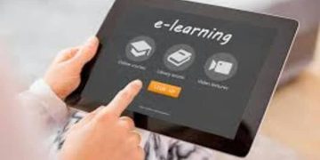 The Role of Technology in Transforming Education: Innovative Tools and Strategies