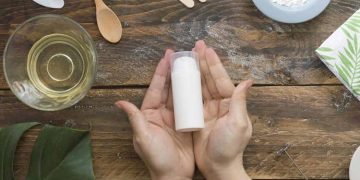 10 DIY Sustainable Makeup Hacks Using Natural Ingredients