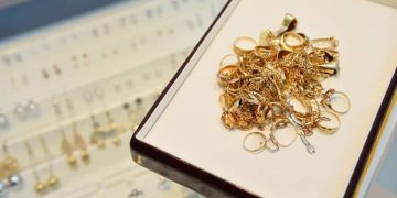 Jewelry Pawnbroking: How to Find a Shop Near You