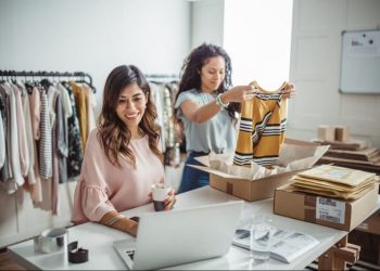 4 Factors to Consider Before Starting an Online Store