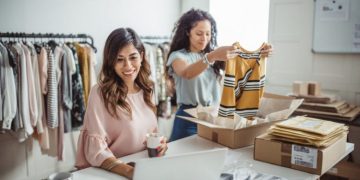 4 Factors to Consider Before Starting an Online Store