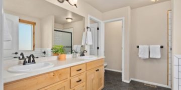 8 Essential Bathroom Remodeling Tips