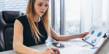 What it takes to become a Business Analytics professional: A Comprehensive Guide